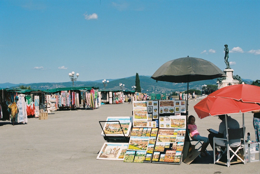 Photo sell tourist packages