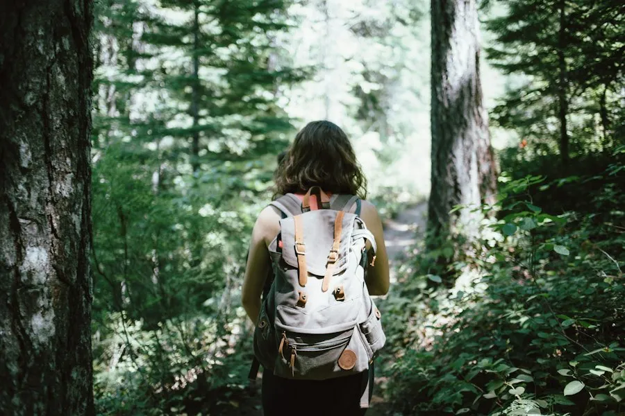 Photo common mistakes respecting nature hiking